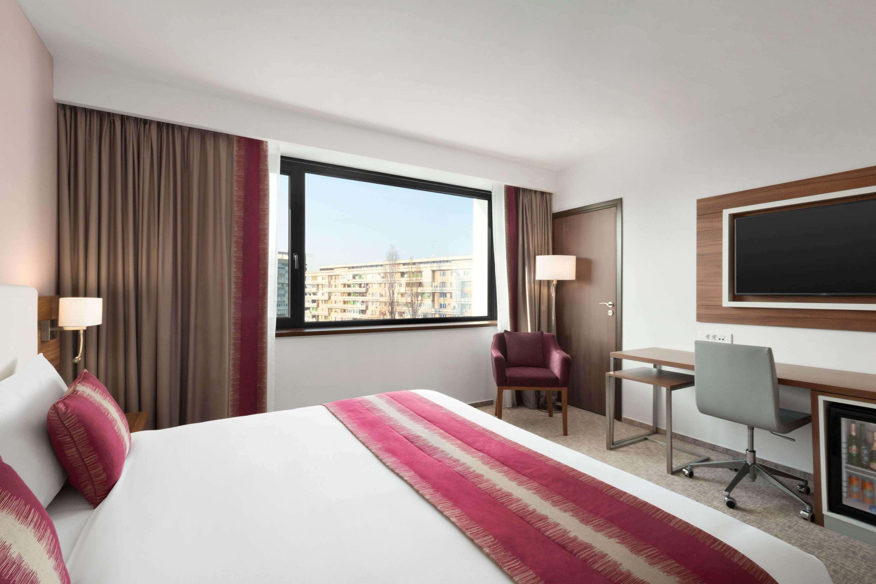 Ramada Plaza Craiova Hotell Eksteriør bilde