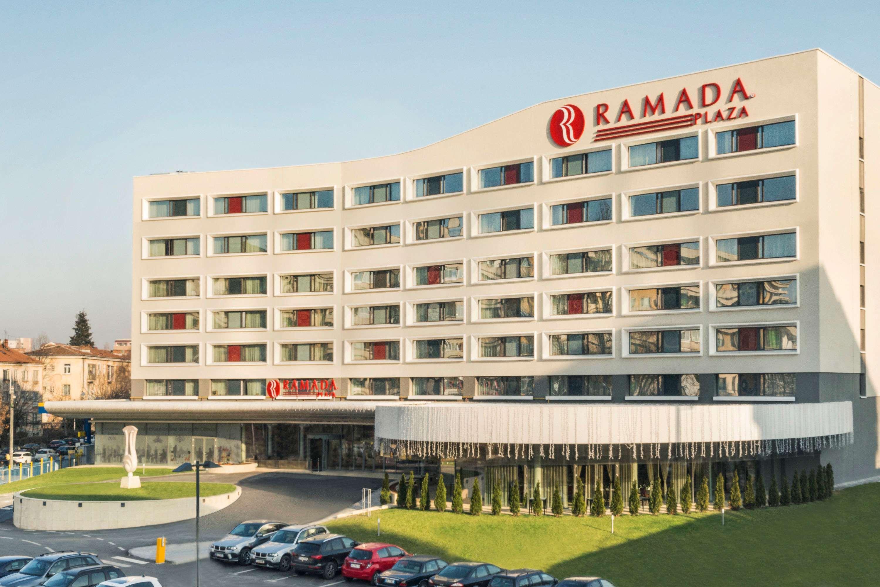 Ramada Plaza Craiova Hotell Eksteriør bilde