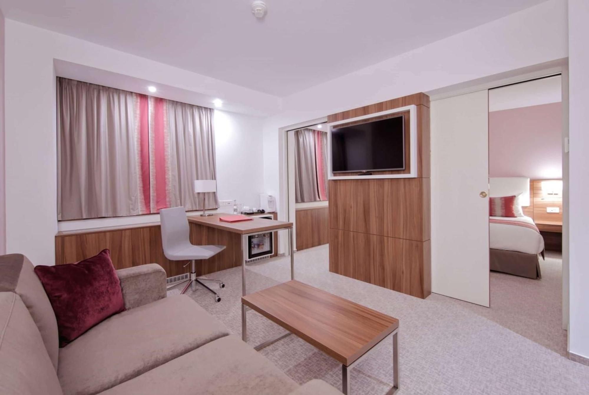 Ramada Plaza Craiova Hotell Eksteriør bilde