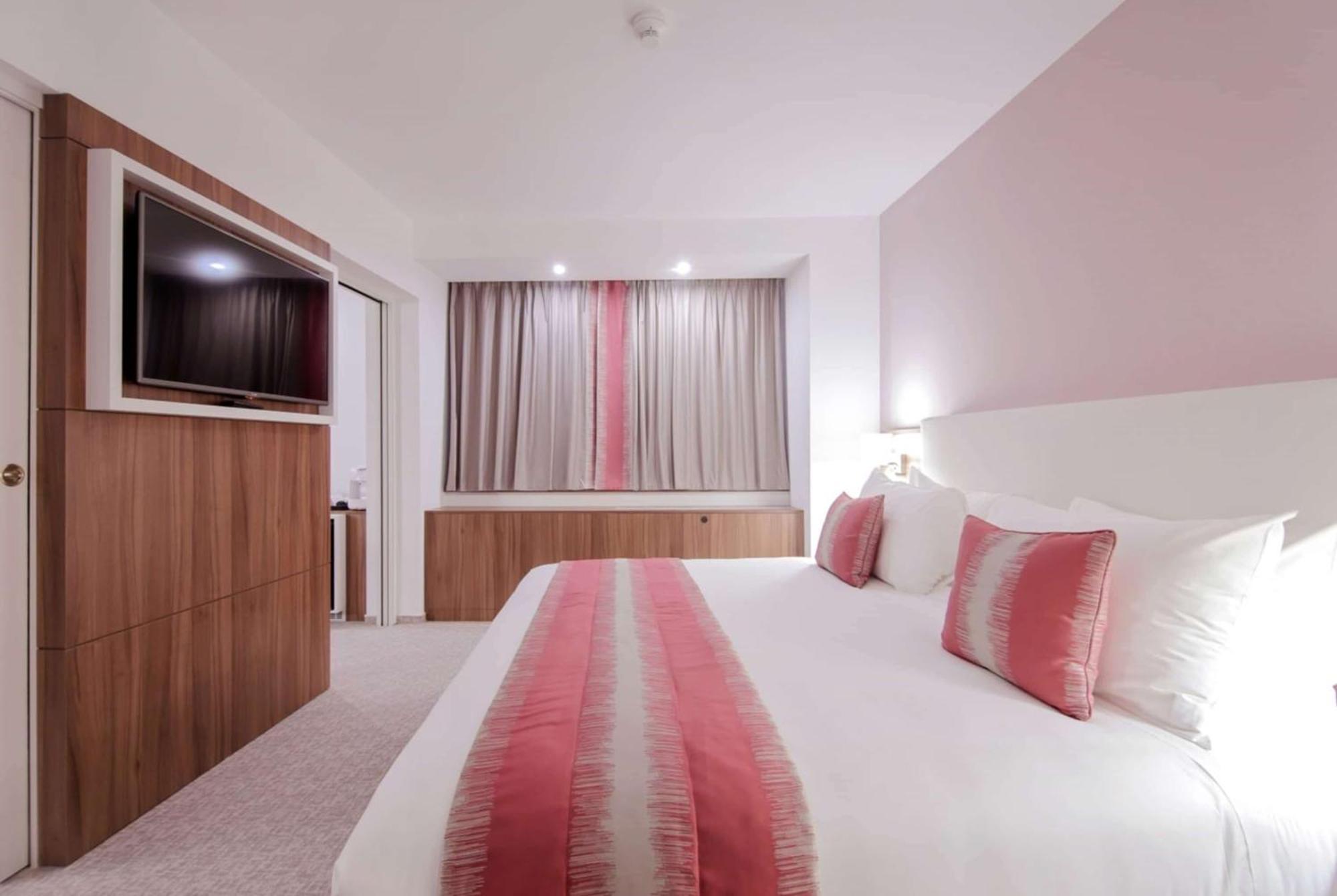 Ramada Plaza Craiova Hotell Eksteriør bilde