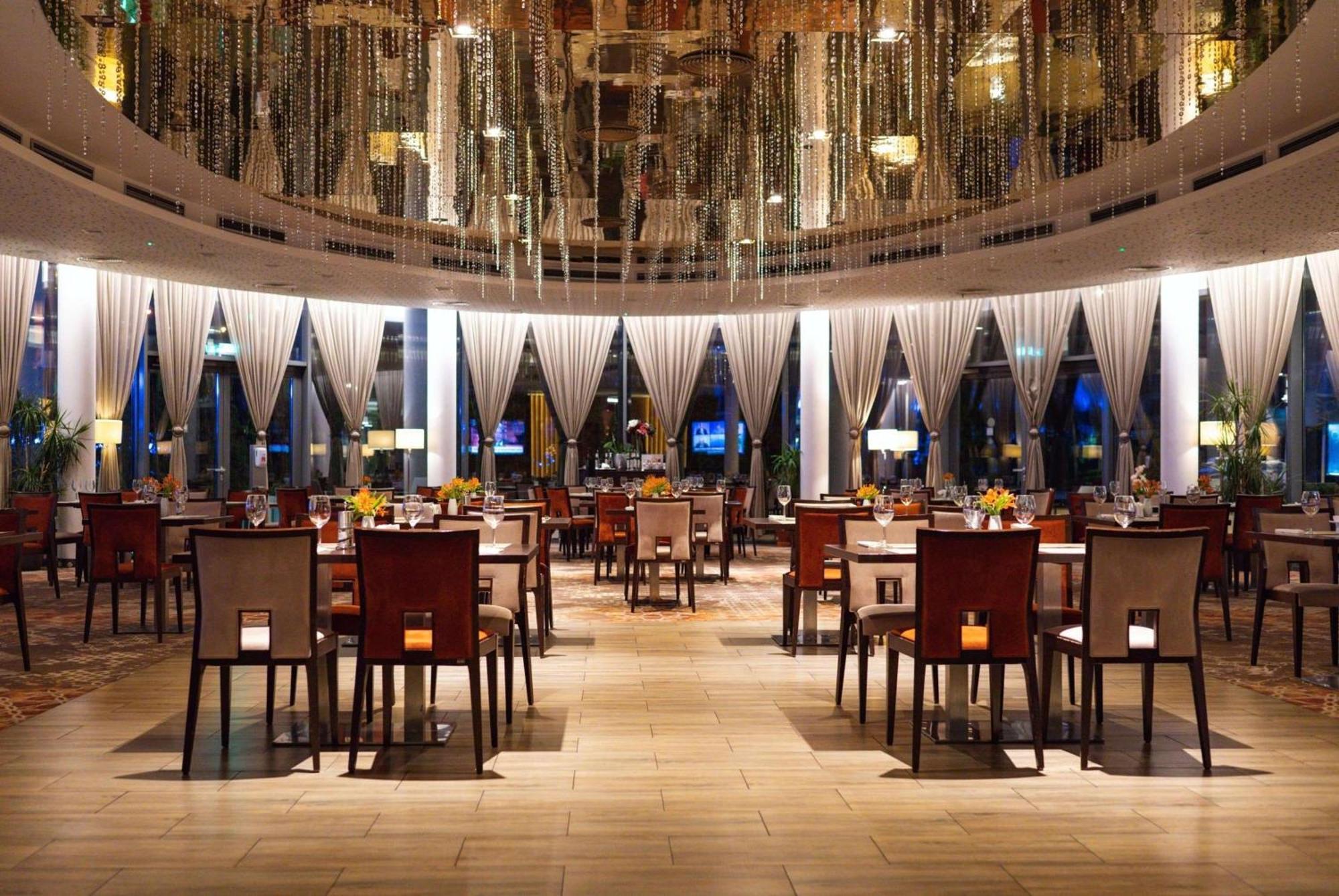 Ramada Plaza Craiova Hotell Eksteriør bilde