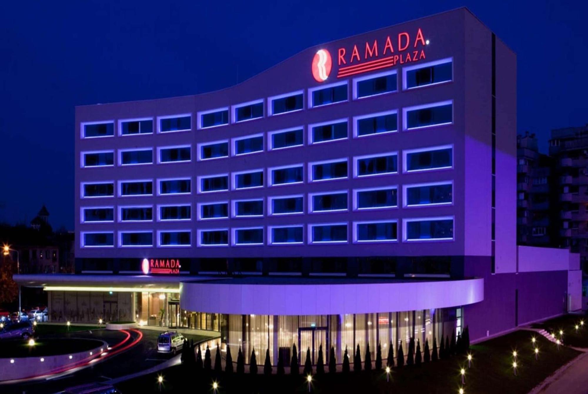 Ramada Plaza Craiova Hotell Eksteriør bilde