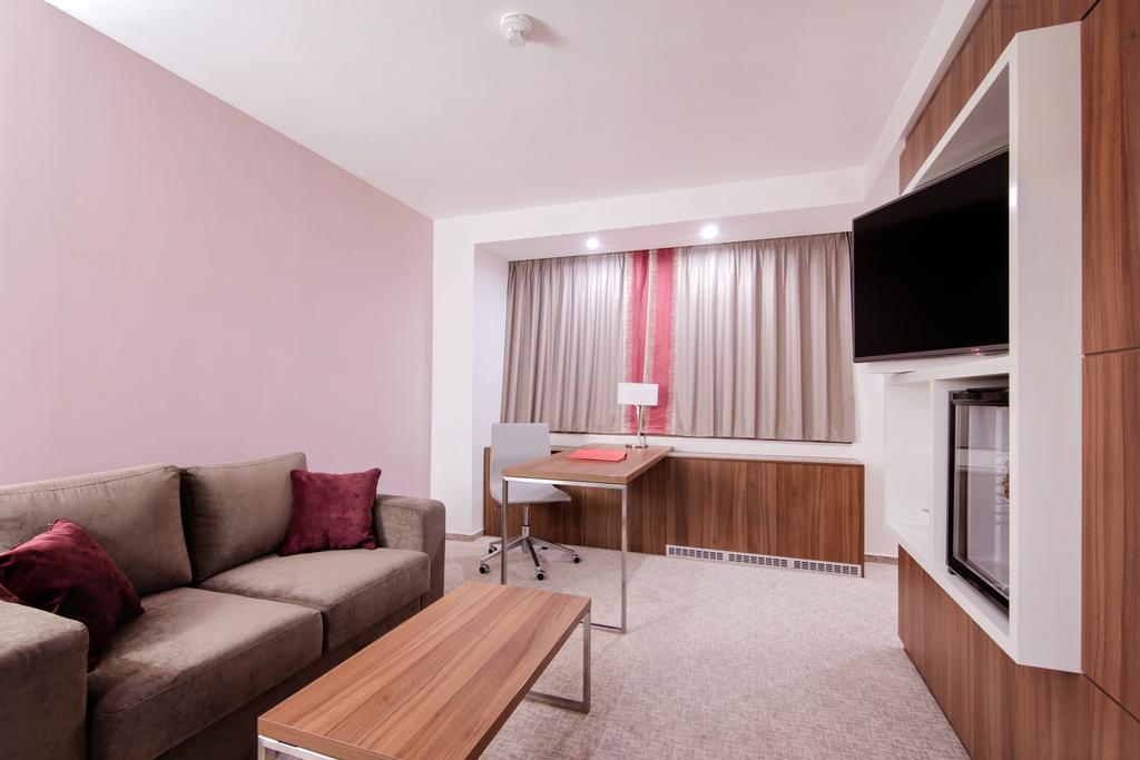 Ramada Plaza Craiova Hotell Eksteriør bilde